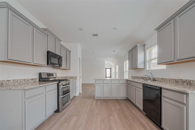 Building Photo - 18439 Summit Ranch Dr