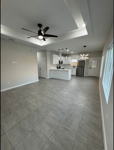 Building Photo - 3524 S Dominique Dr