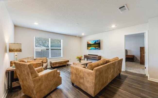 Building Photo - 6206 Kayden Ct