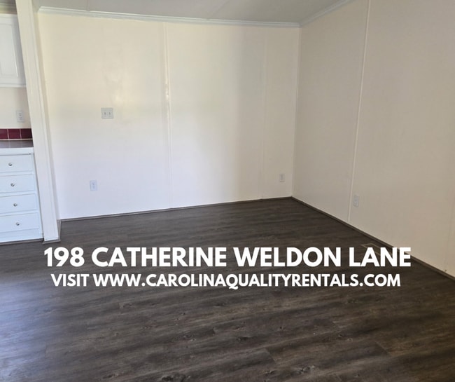 Building Photo - 3 bed 2 bath