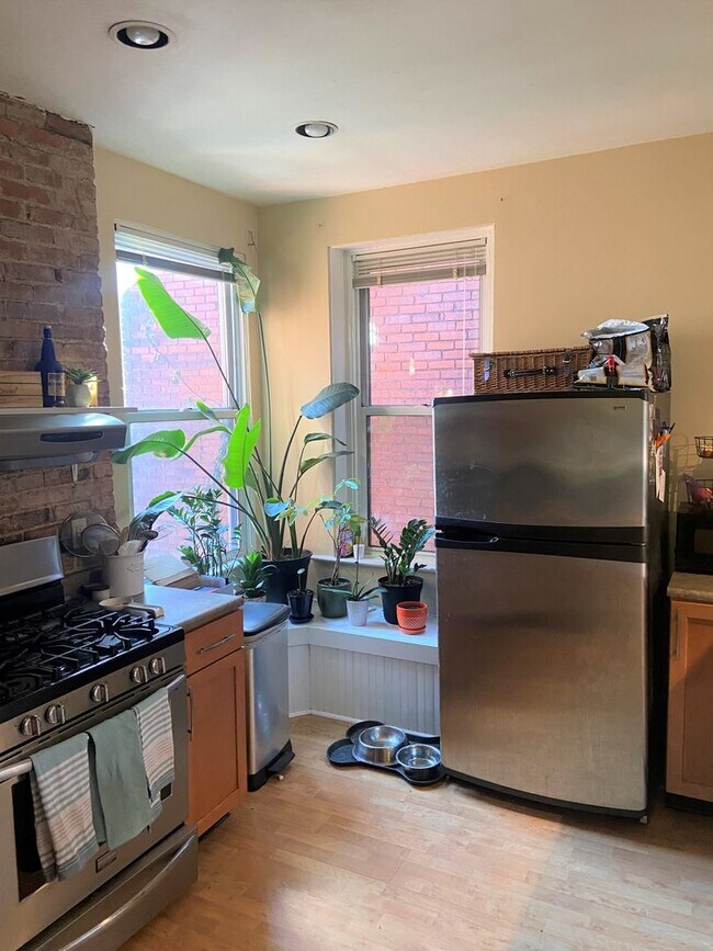 Building Photo - 655 Maryland Ave