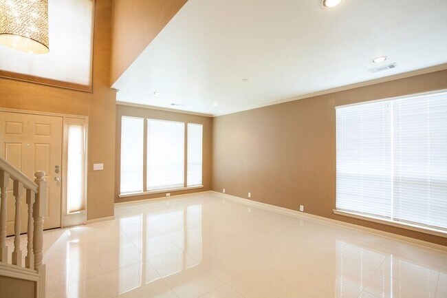 Building Photo - 11544 Blackhawk Dr