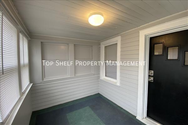 Building Photo - 2319 E 40th Ct