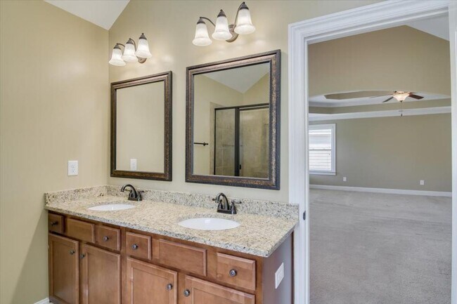 Building Photo - 5634 Sunbury Loop