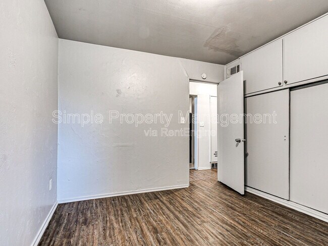 Building Photo - 4301 N Terry Ave