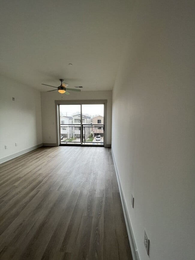 Building Photo - Top floor WEHO condo in new development
