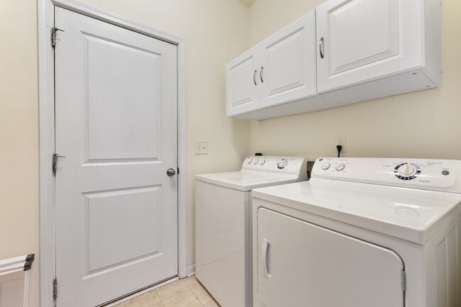 Building Photo - 2231 Tanners Mill Dr