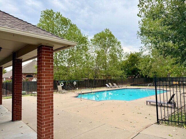 Building Photo - 4321 Carrington Ct