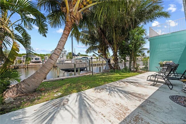 Building Photo - 96 Aqua Ra Dr