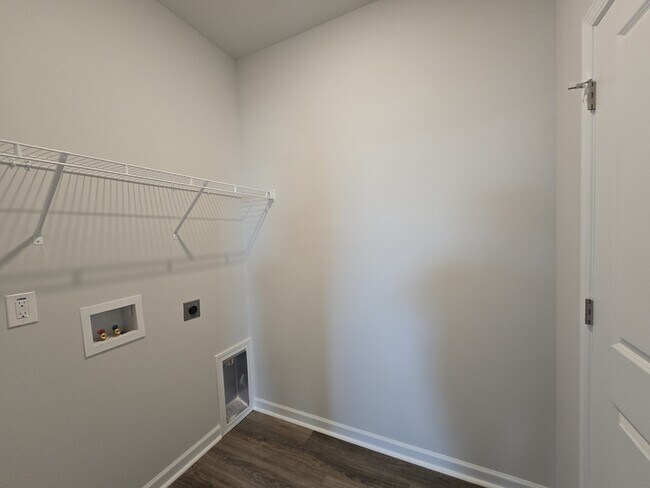 Building Photo - 77 Bonaparte St