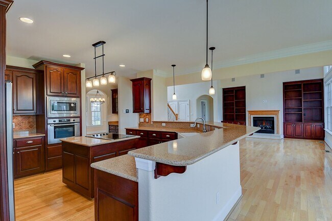Building Photo - BEAUTIFUL HOME FOR RENT SOUTH CHESAPEAKE!