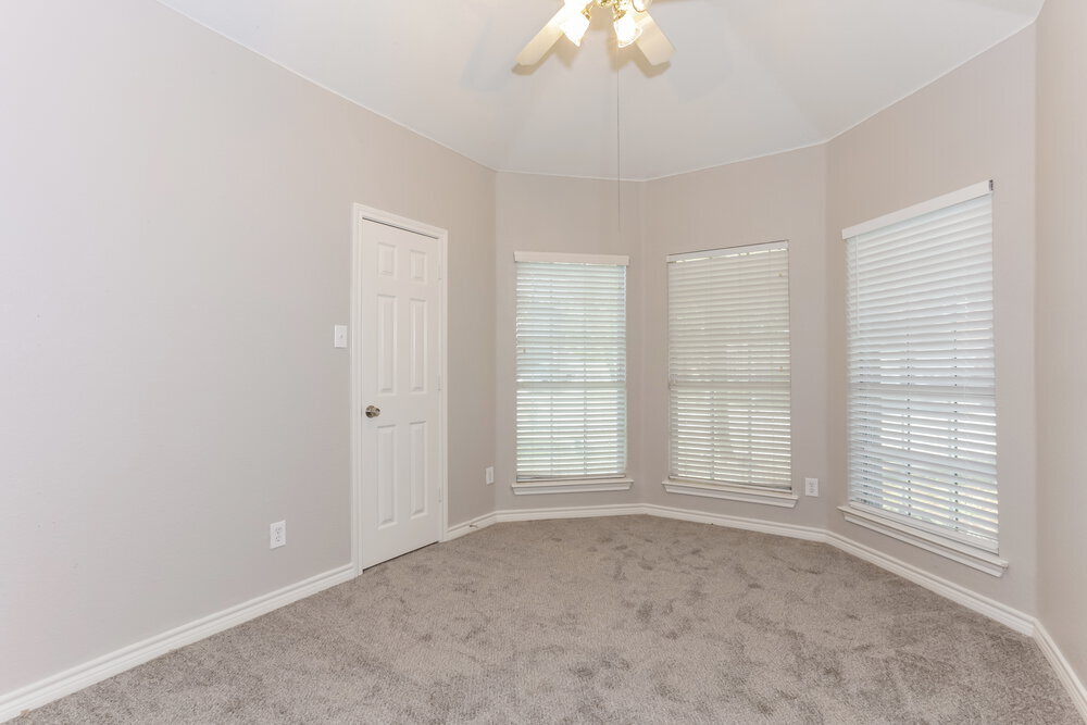 Building Photo - 1530 Fairfield Dr