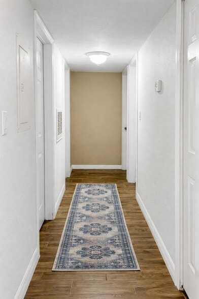 Building Photo - 2918 Antique Oaks Cir