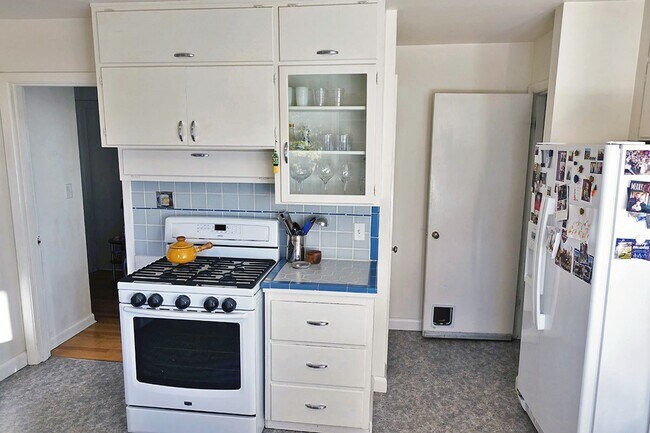 Building Photo - Hillsdale Ranch