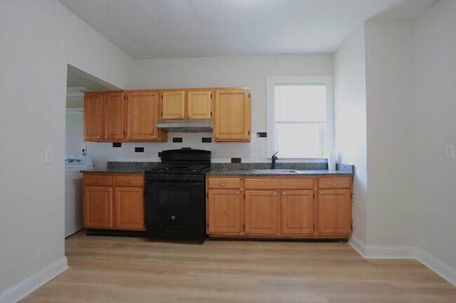 Building Photo - 41 Payson Ave