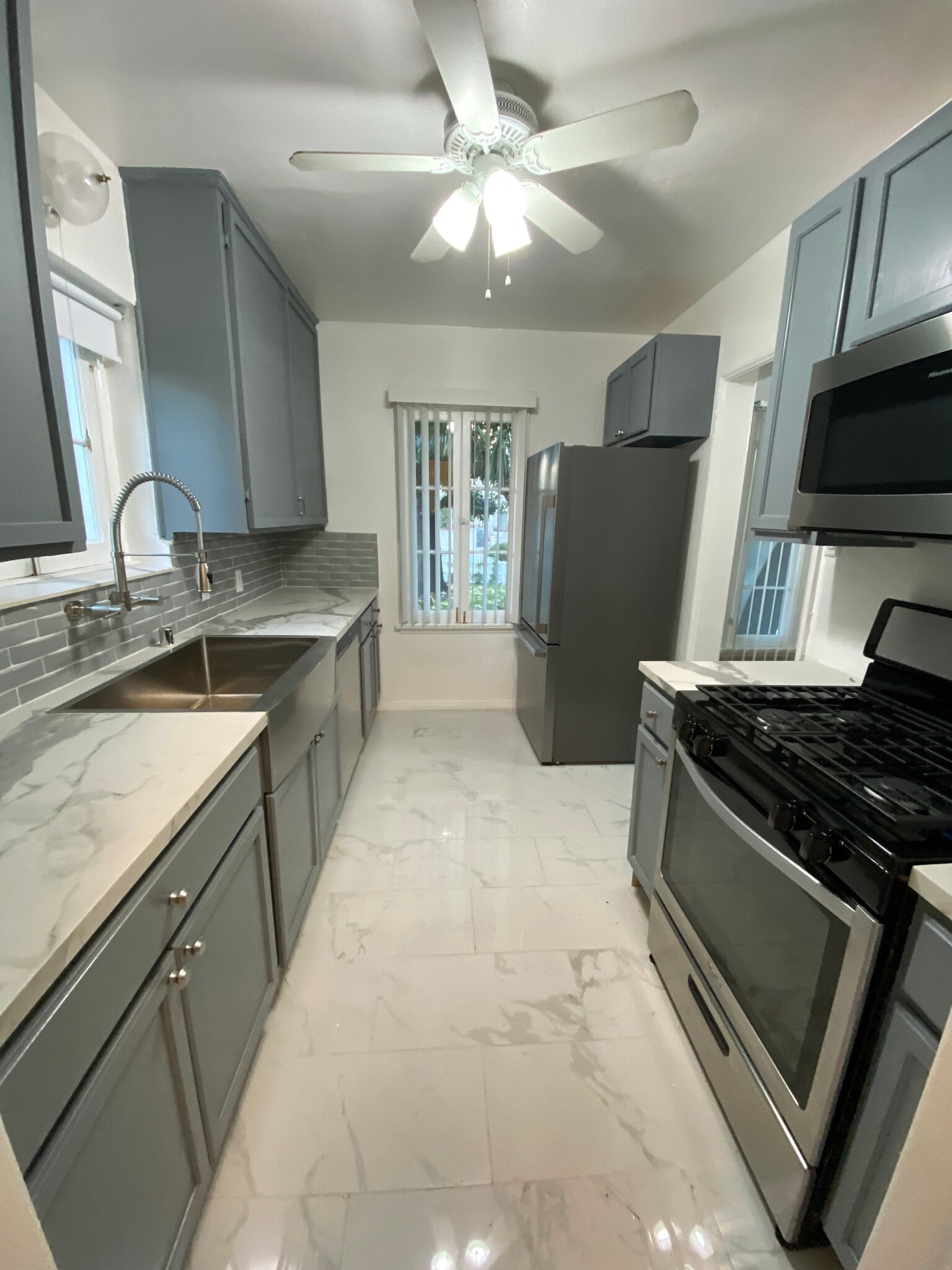 Building Photo - 2201 S Bentley Ave