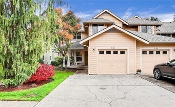 Building Photo - Stylish Upgraded Townhome Near Redmond Town Center & Sammamish Trail