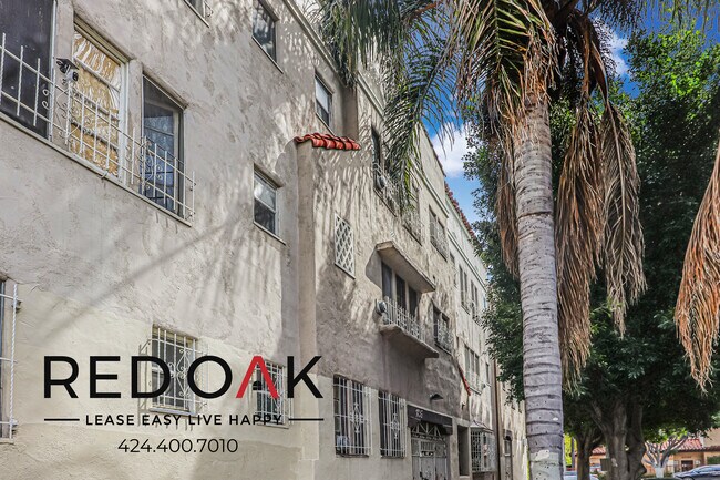 Building Photo - 706 N St Andrews Pl