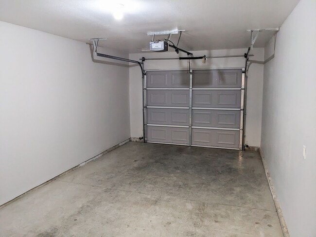 Building Photo - 407-409 Madrona Ave SE