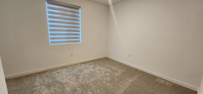 Building Photo - Brand New 4 Bedroom 3 Bathroom Home in Elk...