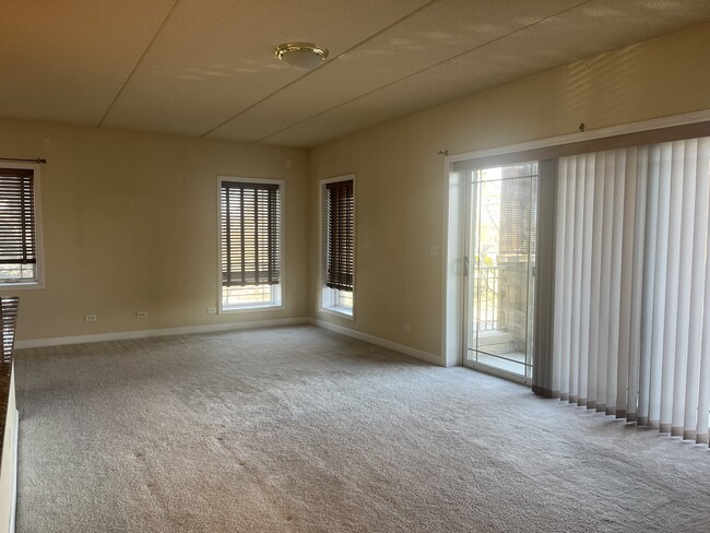 Building Photo - 77 N Wolf Rd