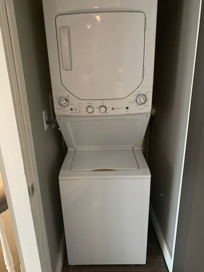 Building Photo - 3603 Dawson St