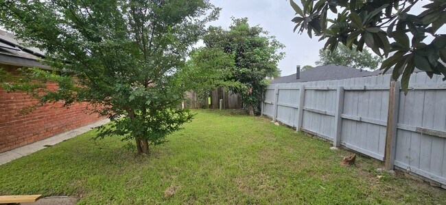 Building Photo - 1419 Twining Oaks Ln