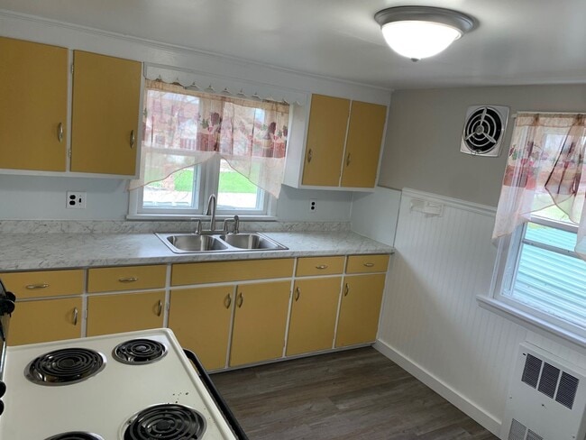 Building Photo - 99 Mainsville Rd