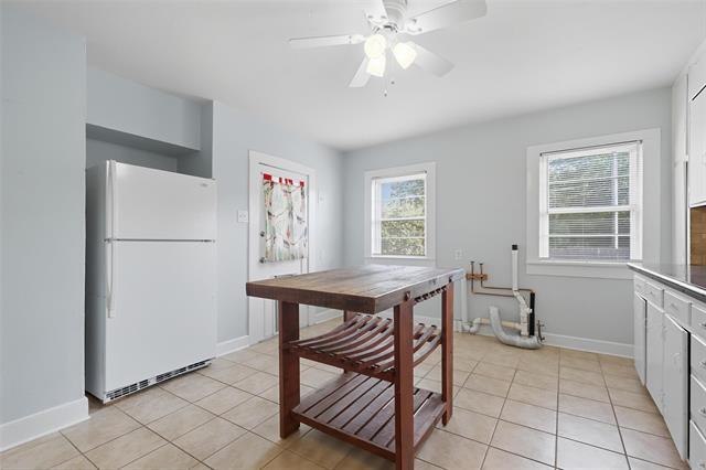 Building Photo - 4933 El Campo Ave