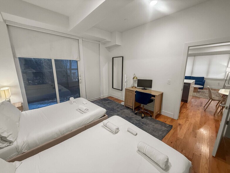 Building Photo - 236 W Thompson St