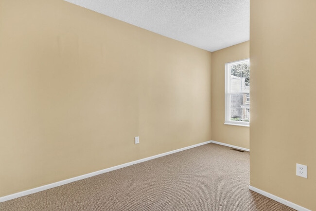 Building Photo - 28 Linwood Ave