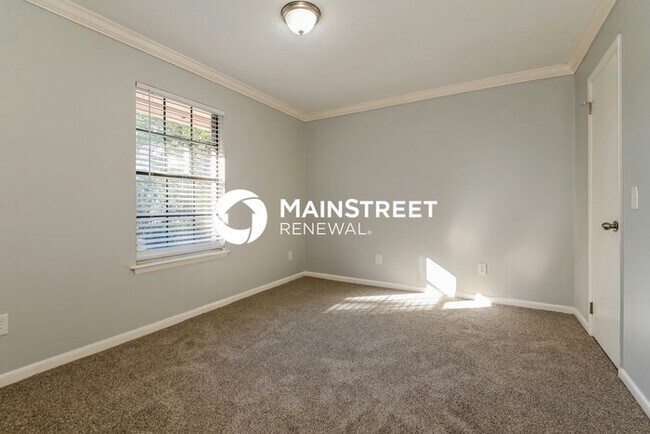 Building Photo - 3 Bedroom Pet-Friendly Home in JACKSONVILLE, FL with Main Street Renewal