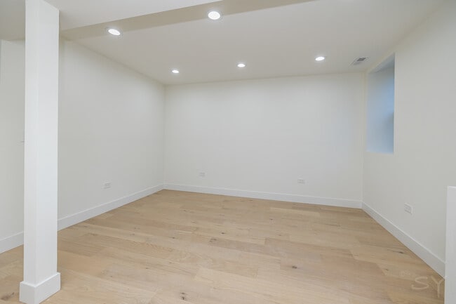 Building Photo - 1830 S Peoria St