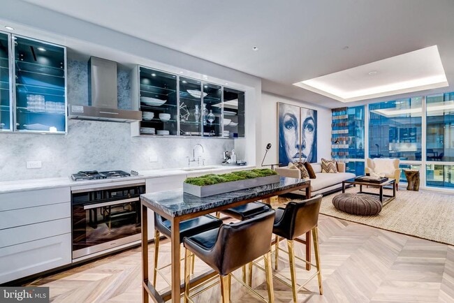 Building Photo - 300 International Drive