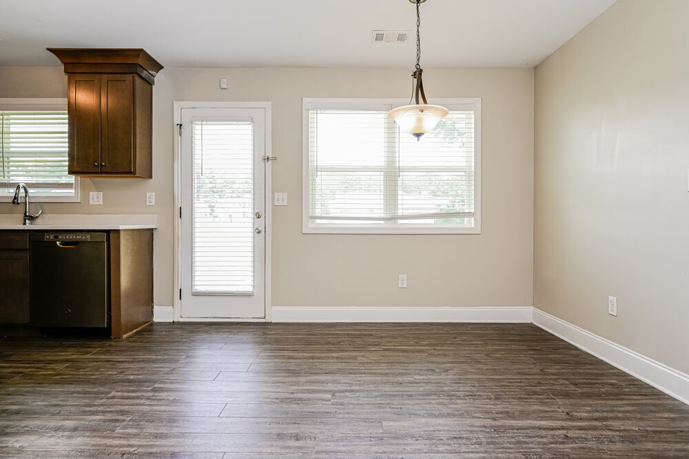 Building Photo - 320 Woodland Ridge Cir