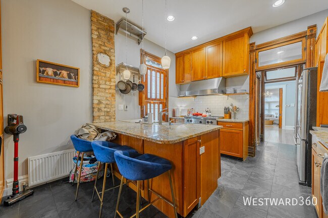 Building Photo - 3127 N Racine-1