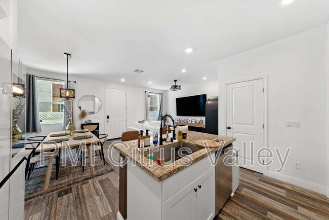 Building Photo - 34495 Agave Dr