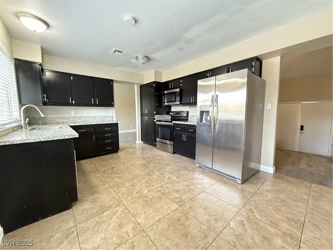 Building Photo - 5421 W Ganado Dr