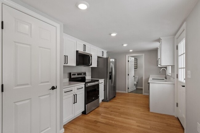 Building Photo - 31 Birch Rd