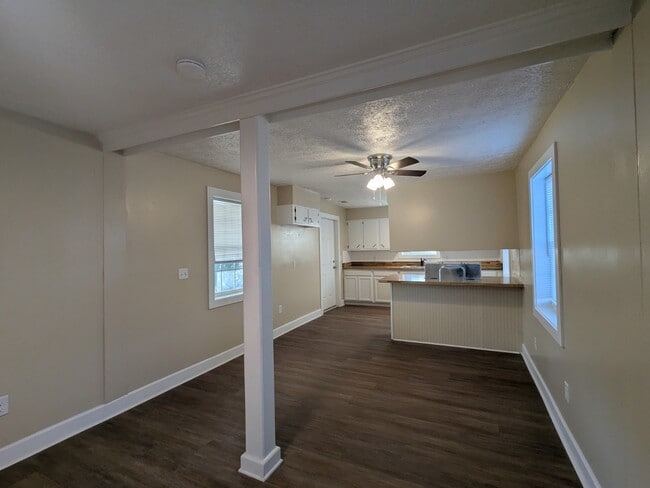 Building Photo - 7574 US-1