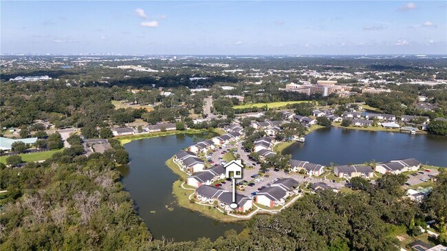 Building Photo - 806 Lake Haven Square
