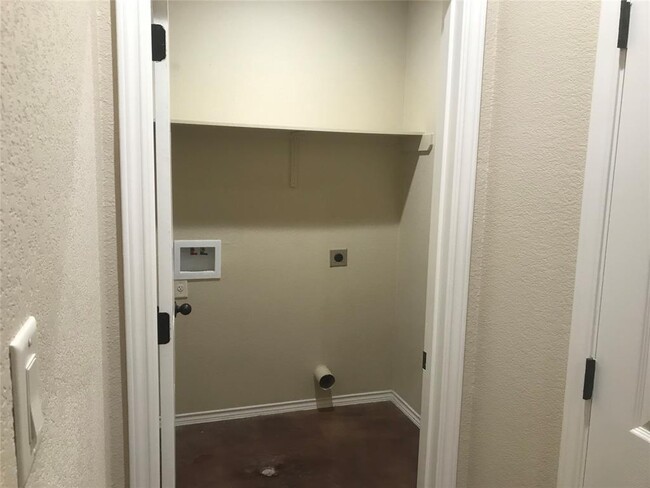 Building Photo - 610 Jack Rabbit Ln