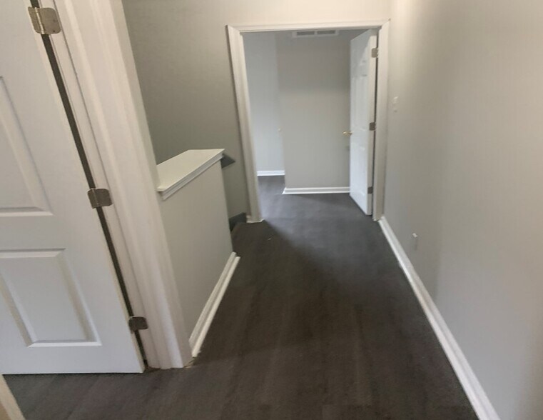 Building Photo - 752 N 40th St