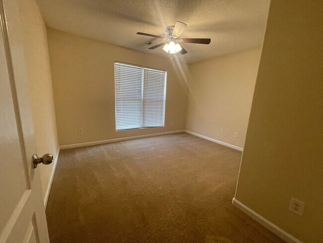 Building Photo - PRE-LEASING FOR AUGUST 2026!