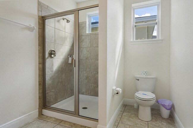 Building Photo - 331 Pendant Ct