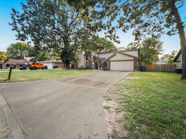 Primary Photo - * Move-In Special * Beautiful 3 Bed / 2 Bath Home in Fort Smith