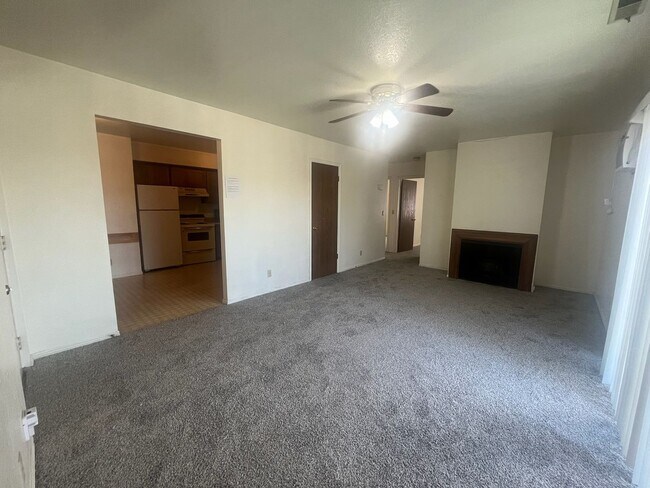 Building Photo - Cute two bedroom apartment for rent in Pro...