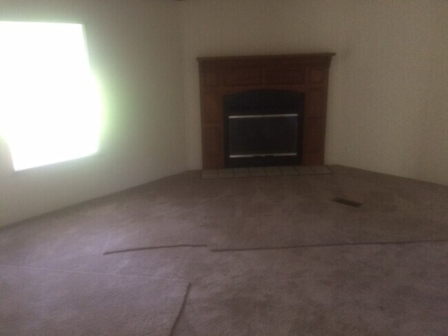 Building Photo - 170 Cypress Ave