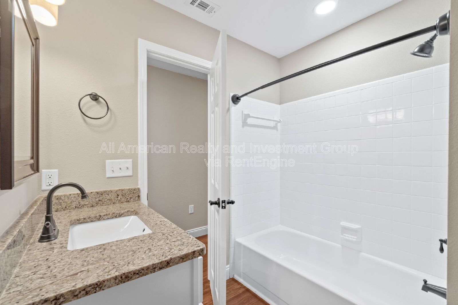 Building Photo - 1315 Grandview Dr