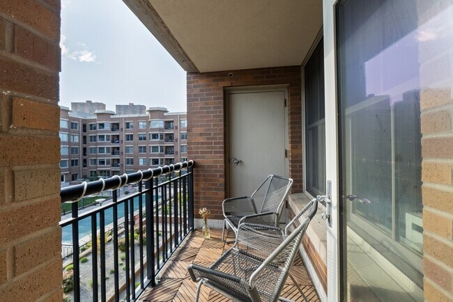 Building Photo - 20 Ave at Port Imperial